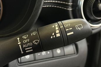 NISSAN JUKE  1.6 Hybrid Tekna 5dr Auto Hatchback