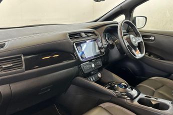 NISSAN LEAF  110kW Tekna 39kWh 5dr Auto Hatchback