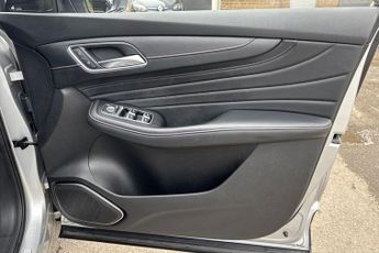 MG MOTOR UK HS  1.5 T-GDI PHEV Trophy 5dr Auto Hatchback