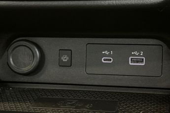 NISSAN JUKE  1.6 Hybrid Tekna 5dr Auto Hatchback