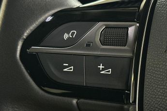 PEUGEOT 2008  100kW Allure Premium 50kWh 5dr Auto Estate