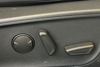 FORD KUGA  ST-Line Edition 5 door 2.5L Duratec FHEV 190PS FWD CVT Automati