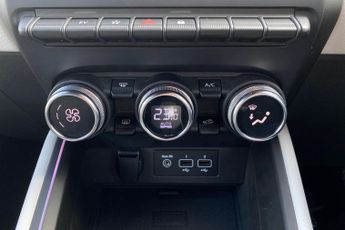 RENAULT CLIO  1.6 E-TECH full hybrid 145 Techno 5dr Auto Hatchback
