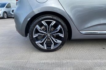 RENAULT CLIO  1.6 E-TECH full hybrid 145 Techno 5dr Auto Hatchback