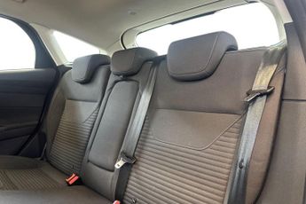 FORD FOCUS  1.6 Titanium 5dr 6Spd Pshift 125PS