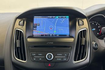 FORD FOCUS  1.6 Titanium 5dr 6Spd Pshift 125PS