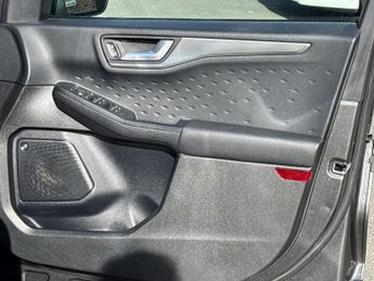 FORD KUGA  2.5 Duratec PHEV Titanium 5dr Auto 225PS
