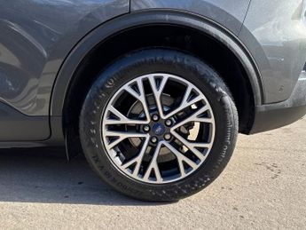 FORD KUGA  2.5 Duratec PHEV Titanium 5dr Auto 225PS