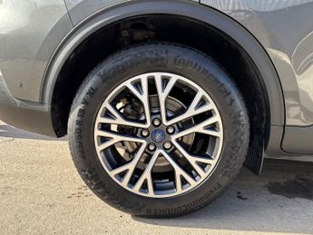 FORD KUGA  2.5 Duratec PHEV Titanium 5dr Auto 225PS