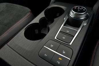 FORD KUGA  ST-Line Edition 5 door 2.5L Duratec PHEV 225PS FWD CVT Automati