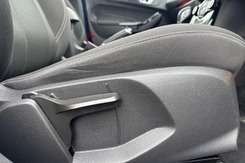 FORD FIESTA  1.6 (Petrol) Titanium 5dr Pshift 105PS