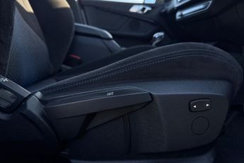 BMW 1 SERIES  M135i xDrive 5dr Step Auto Hatchback