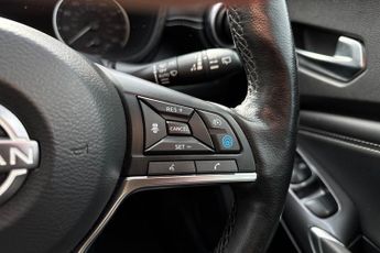 NISSAN JUKE  1.6 Hybrid Tekna 5dr Auto Hatchback