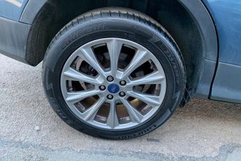 FORD KUGA  1.5 L Ford EcoBoost Titanium Edition 5dr 6Spd Auto 176PS