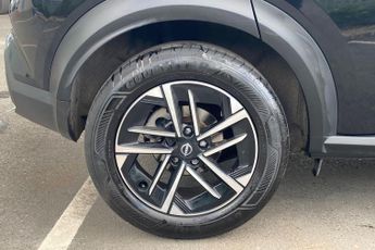 NISSAN JUKE  1.6 Hybrid N-Connecta 5dr Auto Hatchback