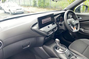 NISSAN JUKE  1.6 Hybrid N-Connecta 5dr Auto Hatchback