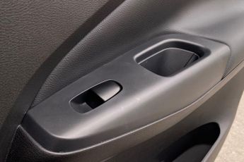 NISSAN JUKE  1.6 Hybrid N-Connecta 5dr Auto Hatchback