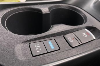 NISSAN JUKE  1.6 Hybrid N-Connecta 5dr Auto Hatchback