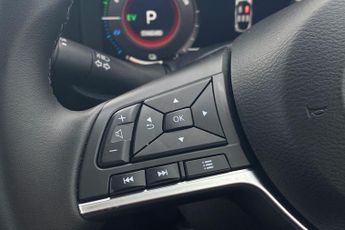 NISSAN JUKE  1.6 Hybrid N-Connecta 5dr Auto Hatchback