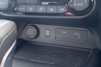 NISSAN JUKE  1.6 Hybrid N-Connecta 5dr Auto Hatchback