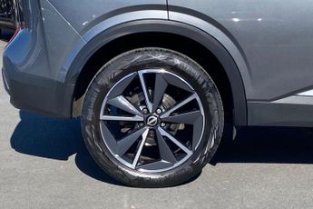NISSAN QASHQAI  1.3 DiG-T MH 158 Tekna 5dr Xtronic Hatchback