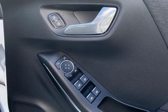 FORD PUMA  1.0 L Ford EcoBoost Titanium 5dr 7Spd Auto 125PS