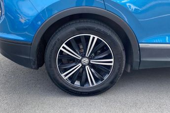 VOLKSWAGEN TIGUAN  2.0 TDi Bluemotion Tech SE 5Dr Estate