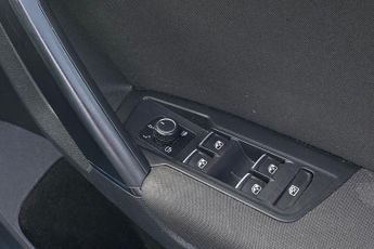 VOLKSWAGEN TIGUAN  2.0 TDi Bluemotion Tech SE 5Dr Estate