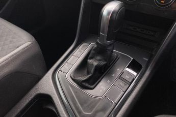 VOLKSWAGEN TIGUAN  2.0 TDi Bluemotion Tech SE 5Dr Estate