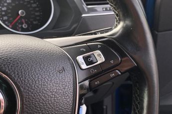 VOLKSWAGEN TIGUAN  2.0 TDi Bluemotion Tech SE 5Dr Estate