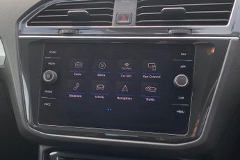 VOLKSWAGEN TIGUAN  2.0 TDi Bluemotion Tech SE 5Dr Estate