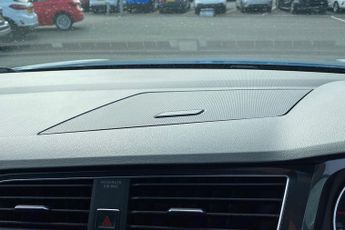 VOLKSWAGEN TIGUAN  2.0 TDi Bluemotion Tech SE 5Dr Estate