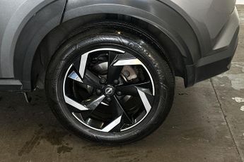 NISSAN JUKE  1.6 Hybrid N-Connecta 5dr Auto Hatchback