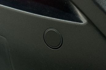 NISSAN JUKE  1.6 Hybrid N-Connecta 5dr Auto Hatchback