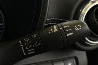 NISSAN JUKE  1.6 Hybrid N-Connecta 5dr Auto Hatchback