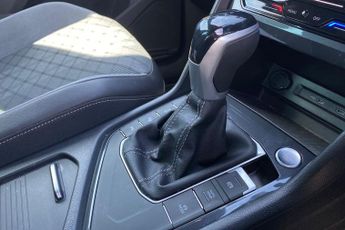 VOLKSWAGEN TIGUAN  1.5 TSI 150 R-Line Edition 5dr DSG Estate