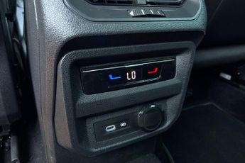 VOLKSWAGEN TIGUAN  1.5 TSI 150 R-Line Edition 5dr DSG Estate