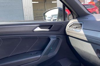 VOLKSWAGEN TIGUAN  1.5 TSI 150 R-Line Edition 5dr DSG Estate