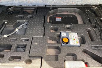 NISSAN JUKE  1.6 Hybrid N-Connecta 5dr Auto Hatchback