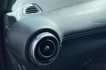 NISSAN JUKE  1.6 Hybrid N-Connecta 5dr Auto Hatchback