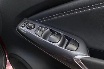 NISSAN JUKE  1.6 Hybrid N-Connecta 5dr Auto Hatchback