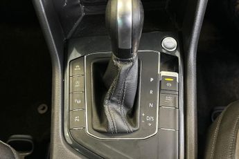 VOLKSWAGEN TIGUAN  2.0 TDi 150 R Line Tech 5dr DSG Estate