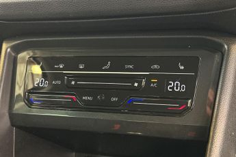 VOLKSWAGEN TIGUAN  1.5 TSI 150 Active 5dr DSG Estate