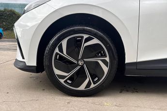 MG MOTOR UK MG4  170kW Premium Long Range 64kWh 5dr Auto Hatchback