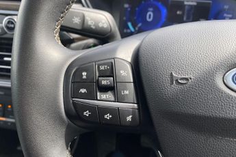 FORD KUGA  Vignale 5 door 2.5L Duratec PHEV 225PS FWD CVT Automatic