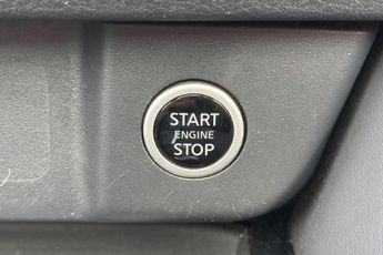NISSAN QASHQAI  1.3 DiG-T MH 158 Tekna 5dr Xtronic Hatchback