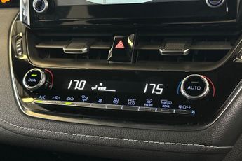 TOYOTA COROLLA  1.8 VVT-i Hybrid Design 5dr CVT Hatchback