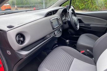 TOYOTA YARIS  1.5 Hybrid Icon 5dr CVT Hatchback