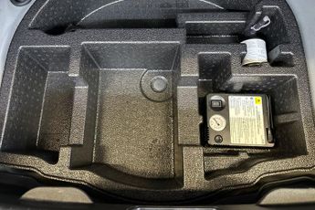 TOYOTA YARIS  1.5 Hybrid Design 5dr CVT Hatchback