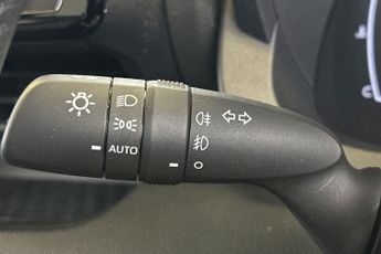 TOYOTA YARIS  1.5 Hybrid Design 5dr CVT Hatchback